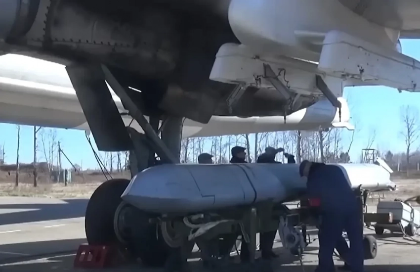 «Украинское расследование»: РФ резко увеличила выпуск ракет Х-101, одновременно испытывая дефицит критически важных компонентов