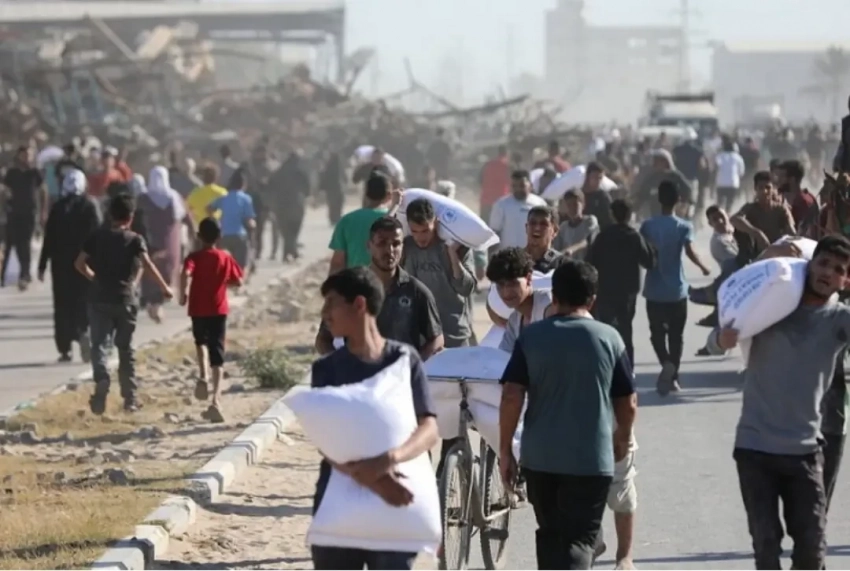 Израильские военные на глазах у наблюдателей ООН открыли огонь по получающим гумпомощь жителям Газы