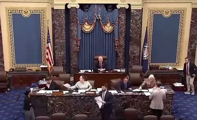 Сенат США одобрил выделение Украине безвозмездной финансовой помощи, не обращая внимание на Трампа