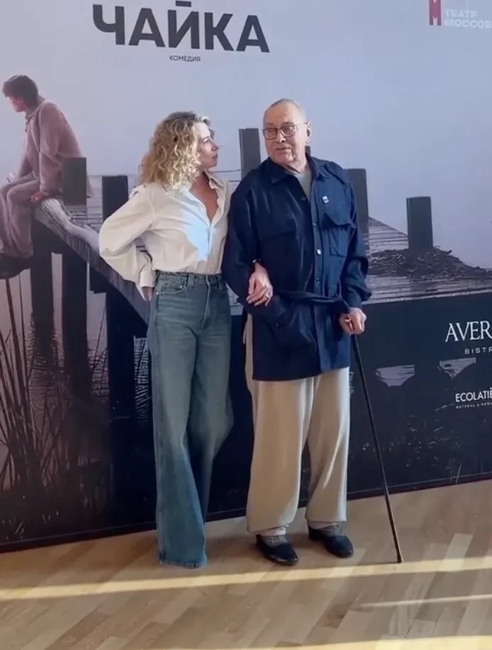 Юлия Высоцкая и Андрей Кончаловский вышли в свет в Москве