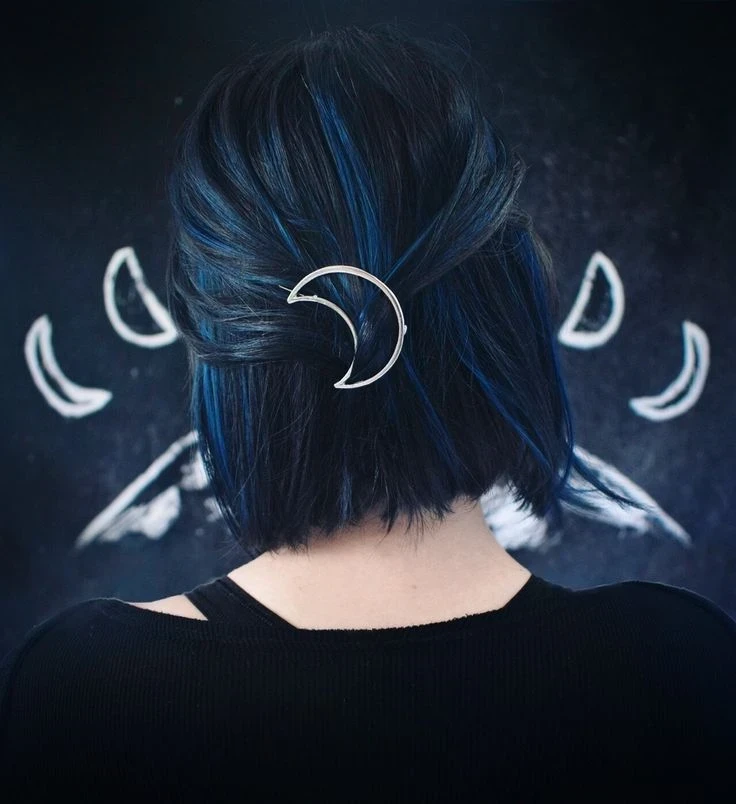 Энергия перемен: лунный календарь окрашивания волос на апрель 2026 года