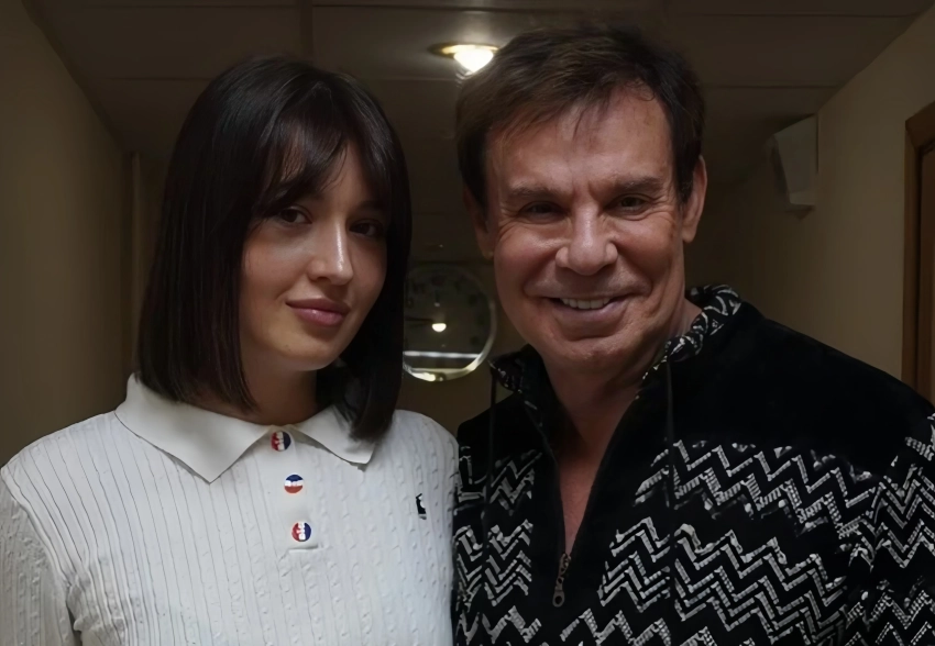 70-летнего Ефима Шифрина подозревают в романе с 25-летней девушкой