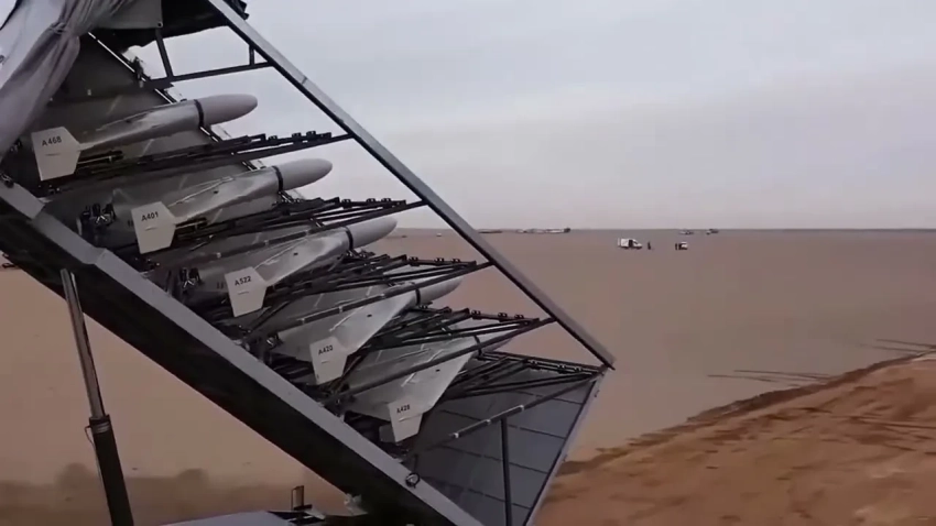 Показаны кадры пожара в атакованном иранскими дронами кувейтском порту Эш-Шувейх